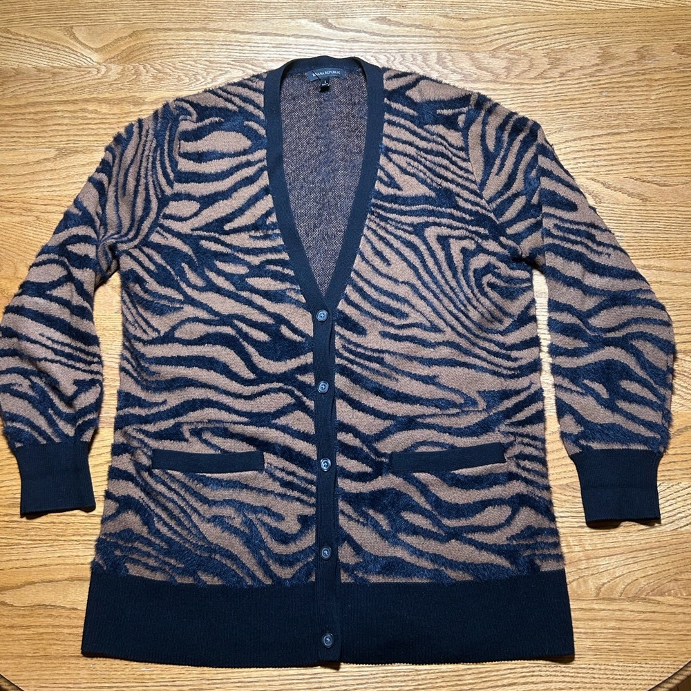 Women’s Banana Republic Black & Brown Animal Print Cardigan Size L